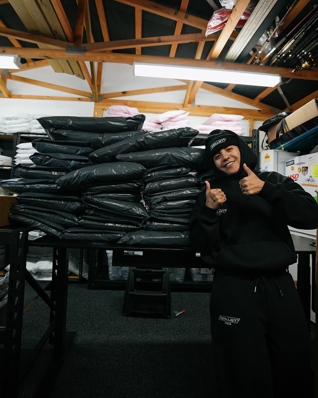 B.ILLST — Starce packing orders